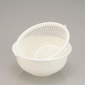 Inomata / Набор 2 предмета (миска + дуршлаг) 650мл БЕЛЫЕ (100491)