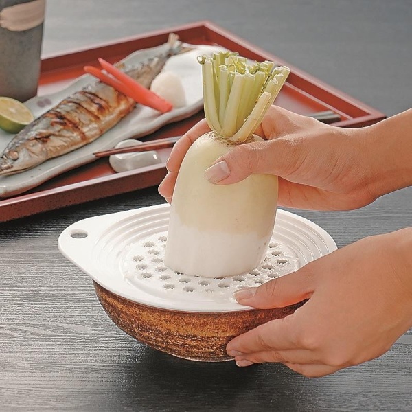 Inomata / Терка круг. на миску 17,3*19,3*1,6см БЕЛЫЙ (100582)