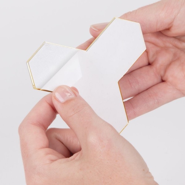 InterDesign / Крючок аффикс тройной самоклеющ. 8х2.75х8.25 см золот. пластик (100146)